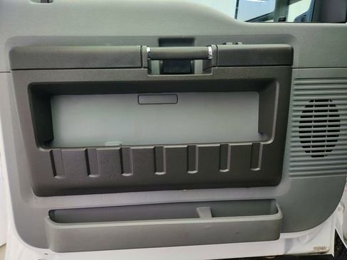 Used 2014 Ford F250 XL w/ Power Equipment Group AWD/4WD image 16