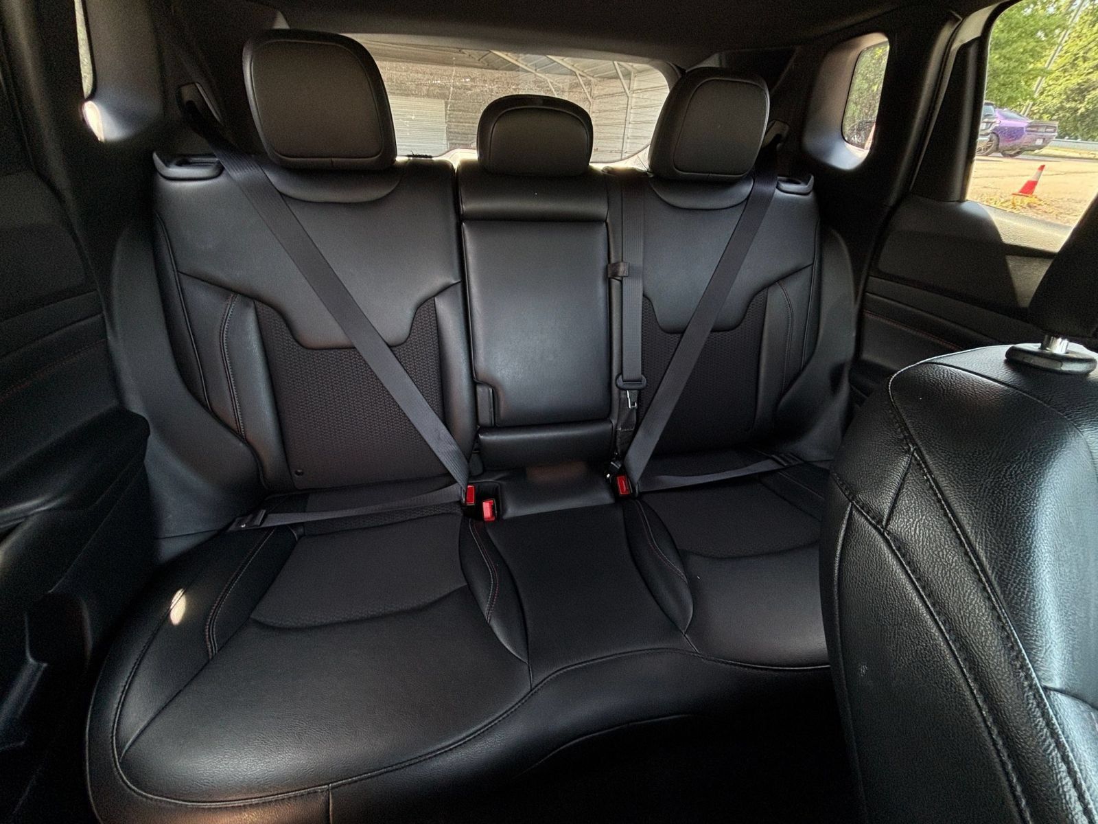 Used 2025 Jeep Compass Trailhawk AWD/4WD image 35
