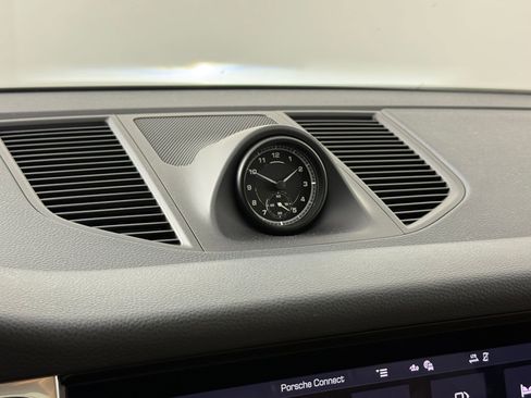 New 2025 Porsche Macan image 20