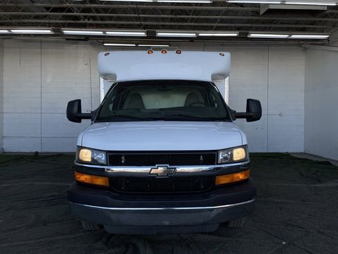 Used 2016 Chevrolet Express 3500 image 8