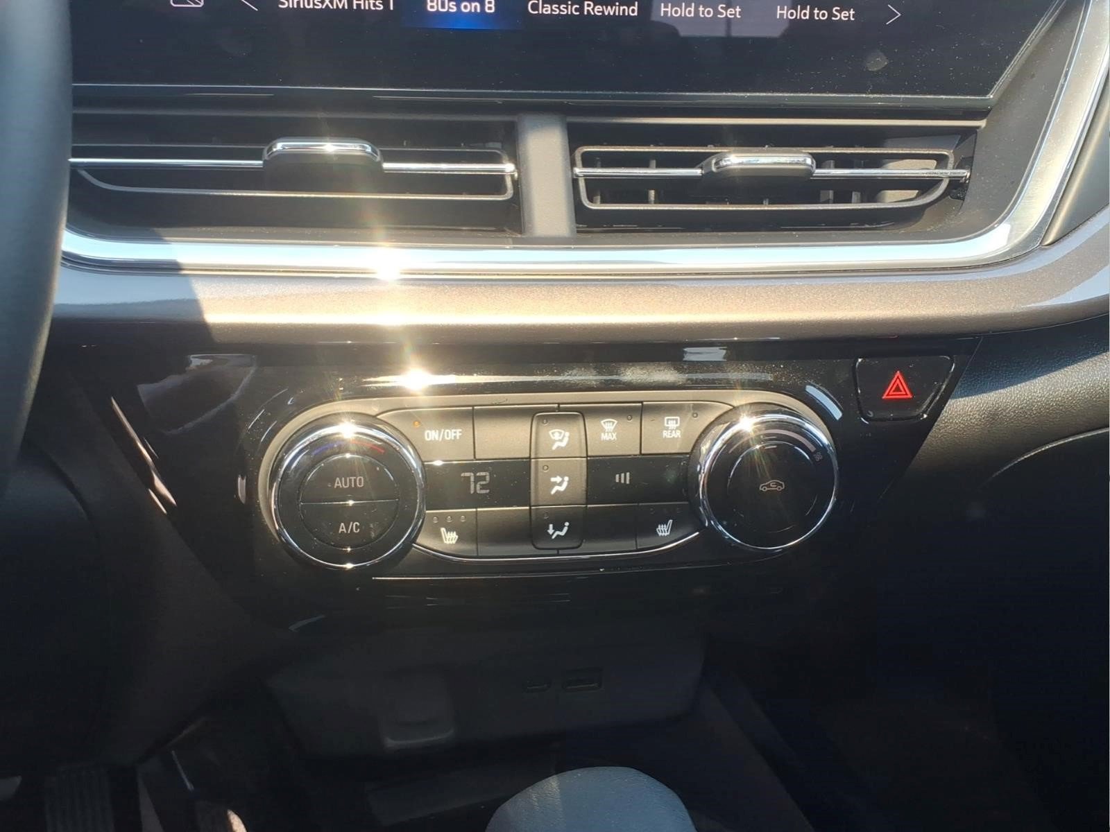 Used 2024 Chevrolet Trax ACTIV w/ Sunroof Package FWD image 17