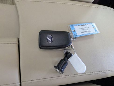 Used 2020 Lexus RX 450h AWD w/ Premium Package image 27