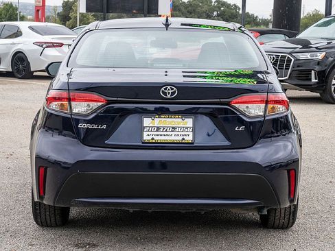 Used 2022 Toyota Corolla LE image 6