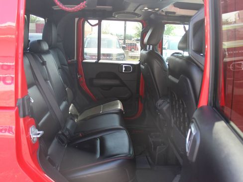 Used 2020 Jeep Gladiator Rubicon AWD/4WD image 18