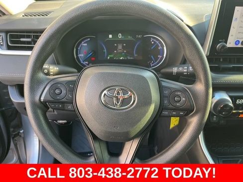 Used 2024 Toyota RAV4 LE AWD/4WD image 17