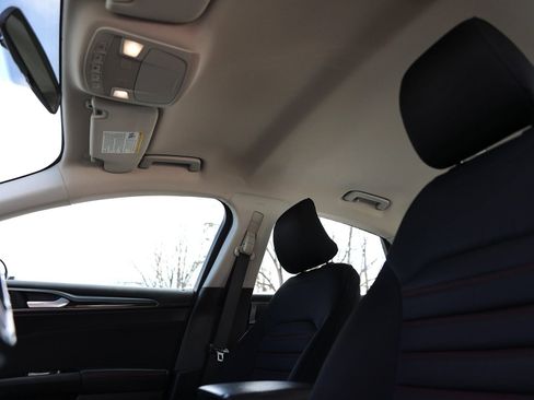 Used 2016 Ford Fusion SE image 19