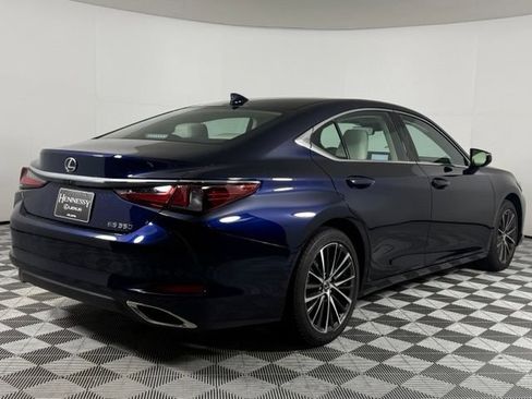 Used 2025 Lexus ES 350 w/ Premium Package FWD image 9