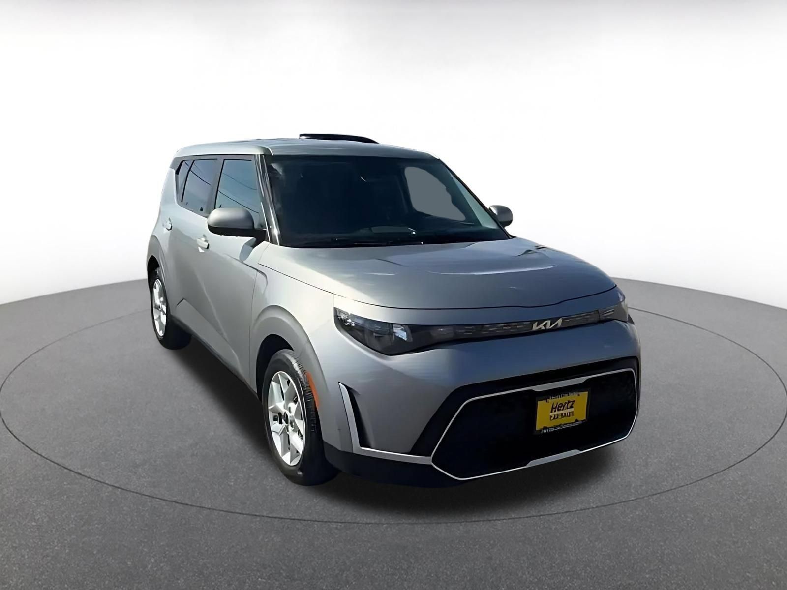 Used 2025 Kia Soul LX w/ LX Technology Package FWD image 3