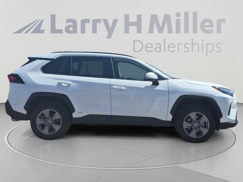 Used 2024 Toyota RAV4 XLE AWD/4WD image 6