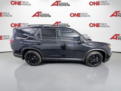 Used 2025 Honda Pilot Black Edition image 8