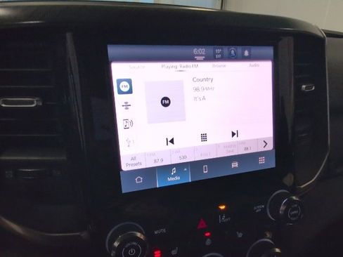 New 2026 RAM 1500 4x4 Crew Cab image 23