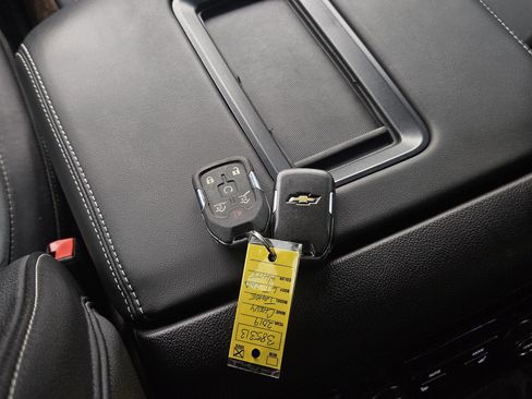 Used 2019 Chevrolet Tahoe LT w/ LT Signature Package RWD image 33