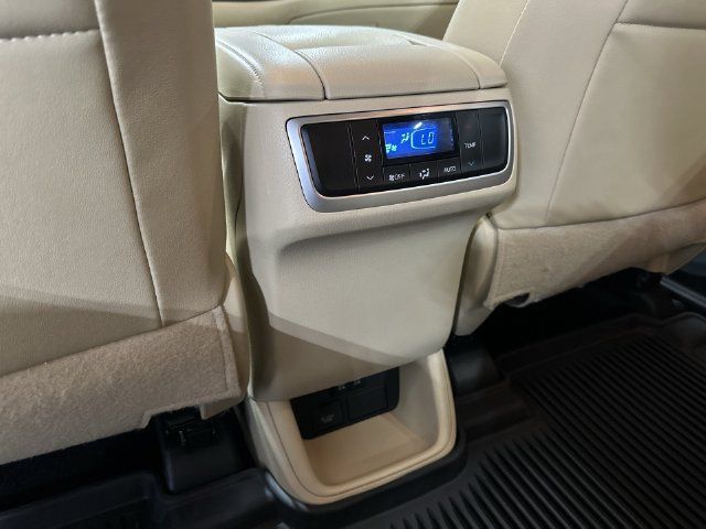 Used 2017 Toyota Highlander XLE FWD image 31