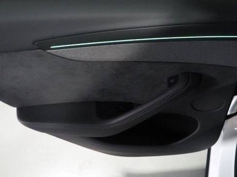 Used 2026 Tesla Model Y Long Range RWD image 62