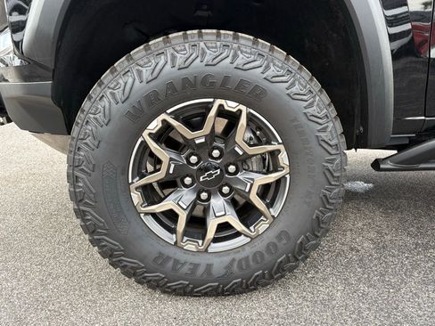 New 2026 Chevrolet Colorado ZR2 w/ Off-Road Front Bumper Package AWD/4WD image 10