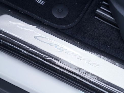 New 2026 Porsche Cayenne image 14