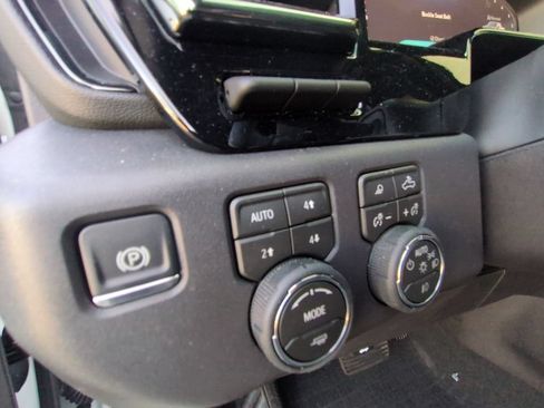 Used 2026 Chevrolet Silverado 1500 ZR2 AWD/4WD image 12
