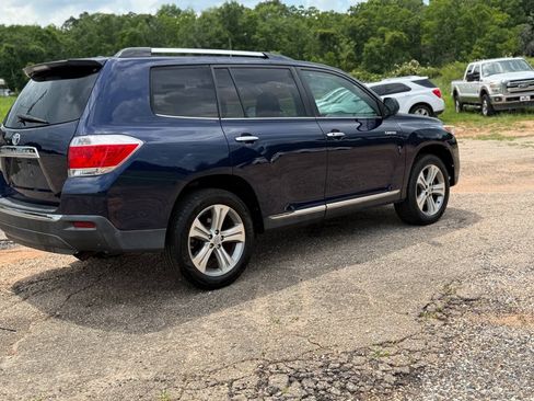 Used 2011 Toyota Highlander Limited w/ Tow Pkg FWD image 5