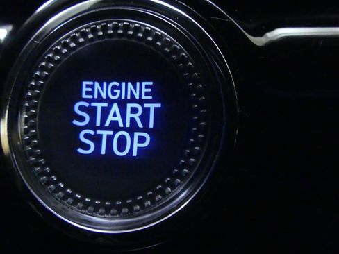 Used 2025 Genesis G80 2.5T image 23