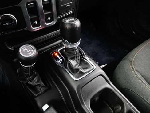 Used 2024 Jeep Wrangler Sport S image 19