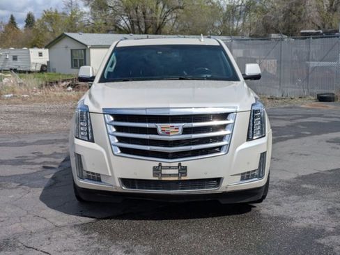 Used 2015 Cadillac Escalade ESV Premium image 2