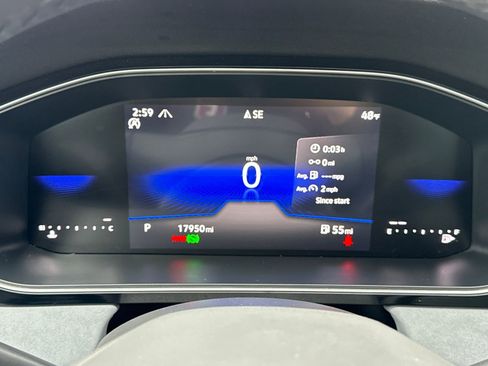 Certified 2025 Volkswagen Jetta SE w/ Sunroof Package image 14