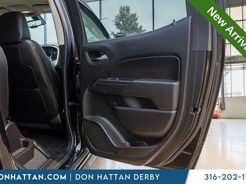 Used 2019 Chevrolet Colorado ZR2 w/ ZR2 Midnight Special Edition AWD/4WD image 17