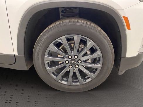 Used 2023 Chevrolet Traverse RS FWD image 37