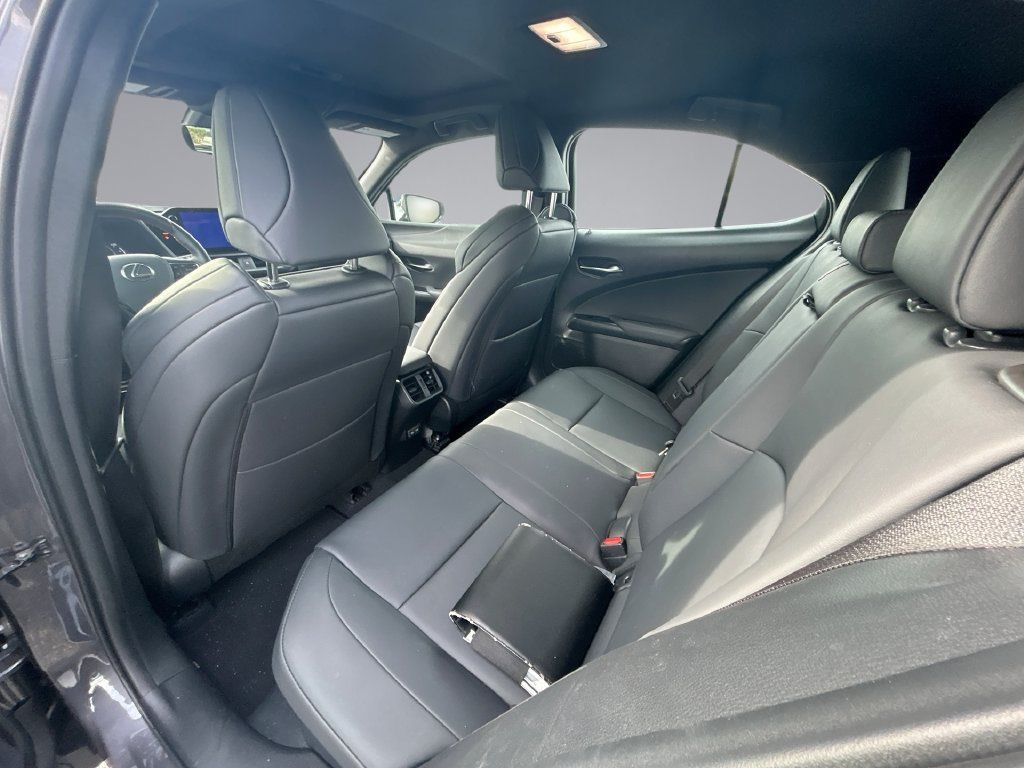 Used 2024 Lexus UX 250h F Sport FWD image 15