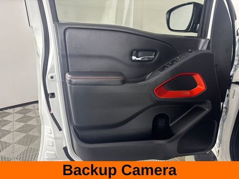 Used 2025 Nissan Frontier PRO-4X AWD/4WD image 8