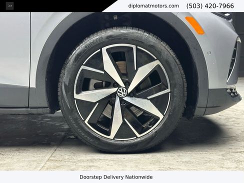 Used 2024 Volkswagen ID.4 Pro S image 37