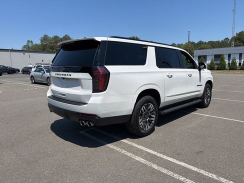 Used 2025 Chevrolet Suburban Z71 AWD/4WD image 9