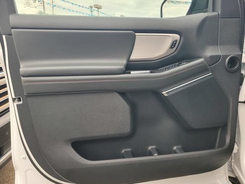 Certified 2025 Ford Expedition Active AWD/4WD image 16