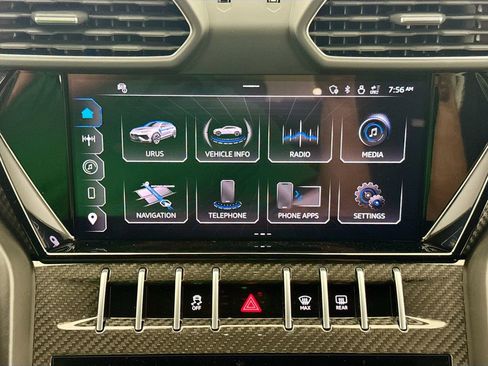 Used 2024 Lamborghini Urus Performante AWD/4WD image 15