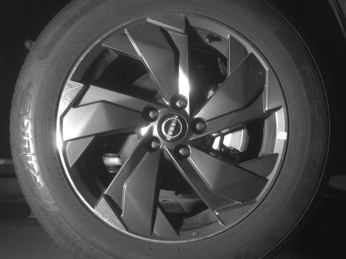 Used 2025 Nissan Rogue SV image 13