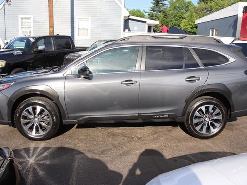 Used 2024 Subaru Outback Limited XT AWD/4WD image 2