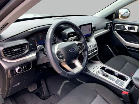 Certified 2023 Ford Explorer XLT RWD image 18