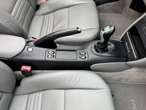 Used 2001 Porsche Boxster S image 31