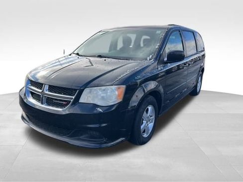 Used 2013 Dodge Grand Caravan SXT w/ Rear Park Assist Pkg image 3