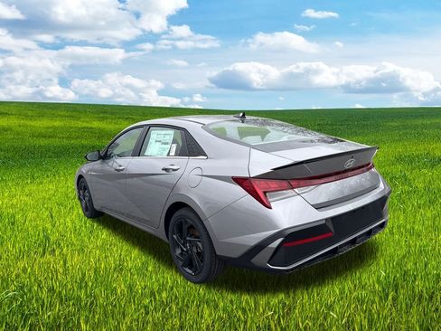 New 2026 Hyundai Elantra SEL Sport image 11