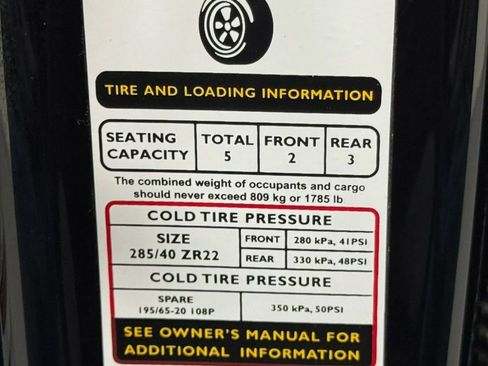 Used 2018 Bentley Bentayga Black Edition image 58