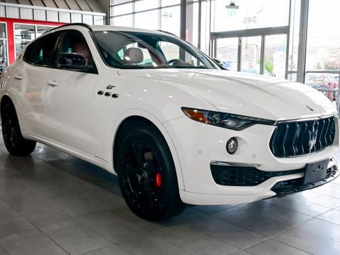 Used 2022 Maserati Levante GT image 3