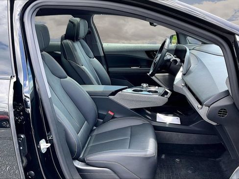 Certified 2025 Cadillac Optiq Luxury 2 w/ LPO, Floor Liner Package AWD/4WD image 29
