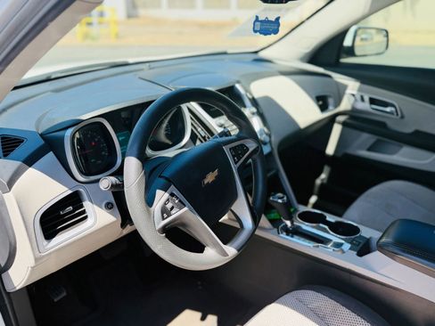 Used 2017 Chevrolet Equinox LT FWD image 8
