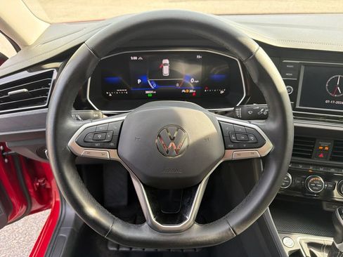 Used 2023 Volkswagen Jetta SE FWD image 17
