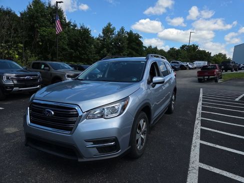 Used 2019 Subaru Ascent Premium w/ Popular Package #2 AWD/4WD image 2