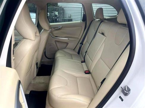 Used 2015 Volvo XC60 T5 w/ Protection Package image 18