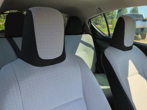 Used 2018 Toyota Prius C One FWD image 7
