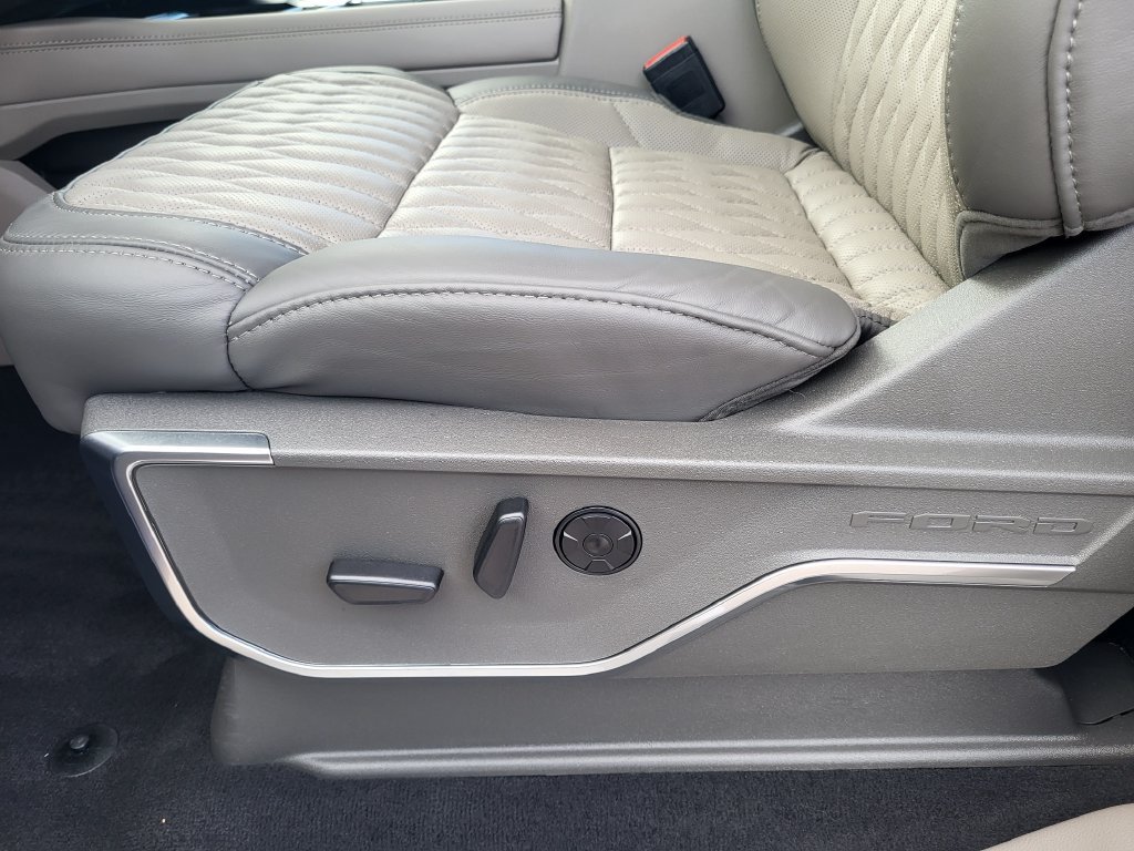 Used 2026 Ford F350 Platinum w/ Platinum Plus Package AWD/4WD image 13