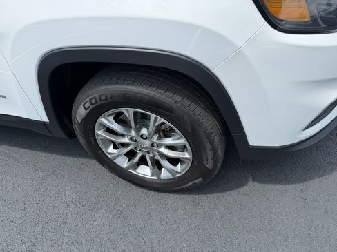 Used 2019 Jeep Cherokee Latitude Plus w/ Comfort/Convenience Group AWD/4WD image 10